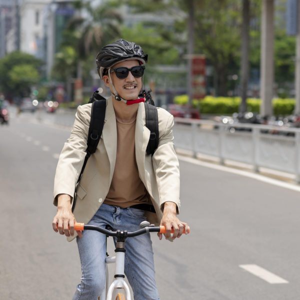 medium-shot-smiley-man-wearing-helmet-min